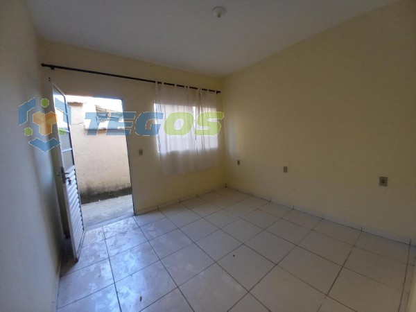 Casa com 02 dormitórios à venda por R$ 120.000,00 Foto 1