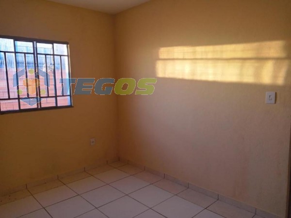 Apartamento de 02 dormitórios no bairro Belvedere,com área, sala cozinha e banheiro Foto 3