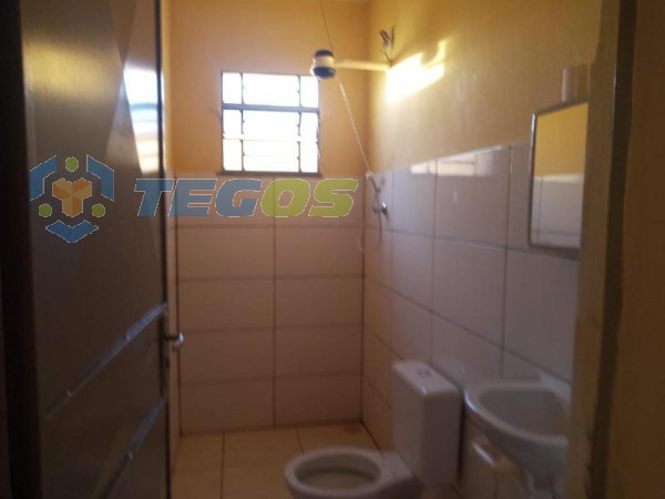 Apartamento de 02 dormitórios no bairro Belvedere,com área, sala cozinha e banheiro Foto 5