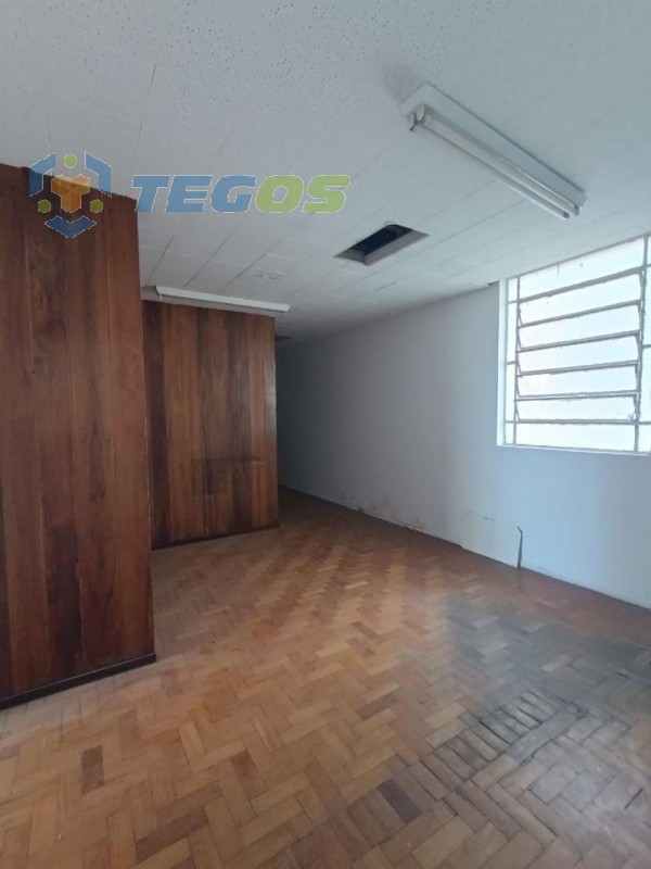 Sala localizado em Centro com área útil 77.00 m². Foto 5